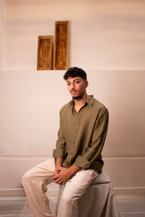 Linen shirt in olive